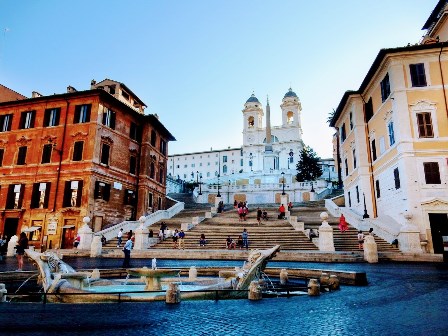 La gran Escalinata de la Plaza de España en Roma