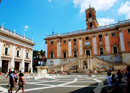 La perfecta figura geométrica del pavimento de Miguel Ángel en la Plaza del Campidoglio