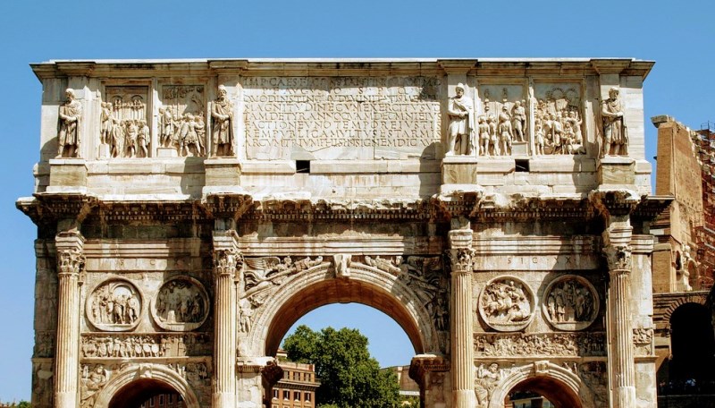 Inscripción en el Arco de Constantino