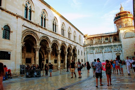 Precioso Palacio del Rector, junto a la Catedral de Dubrovnik