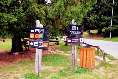 Rutas señalizadas en el Parque Nacional de los Lagos de Plitvice (Croacia)