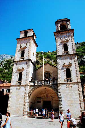 Catedral ortodoxa de San Trifón en Kotor (Montenegro)