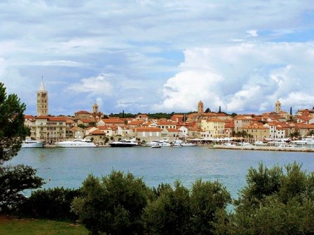 La preciosa isla de Rab en Croacia